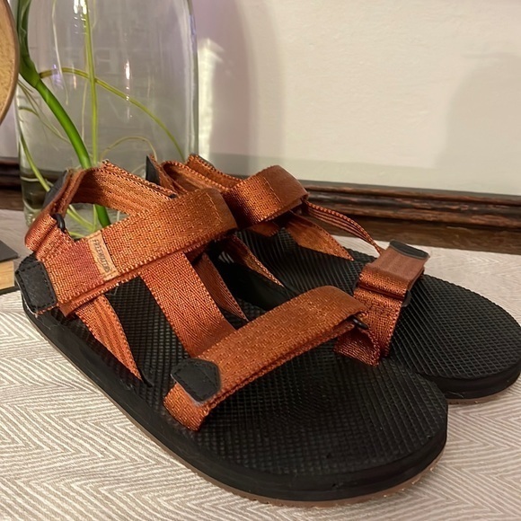 freewaters supreem sandals